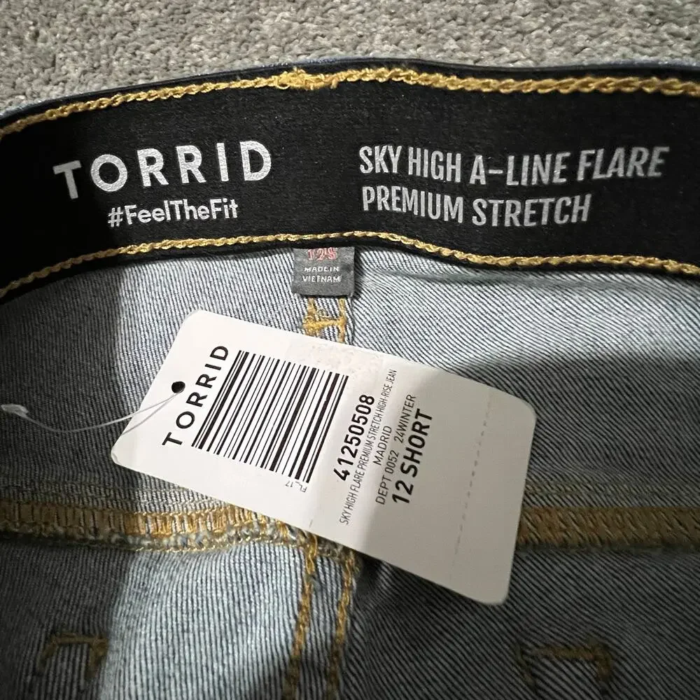 Torrid Sky High A Line Flare Jeans 12S Short High Rise Stretch NWT - Picture 3 of 10